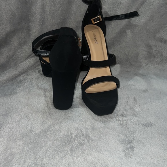BRAND NEW  BLACK WEDGE HEELS - Picture 5 of 5